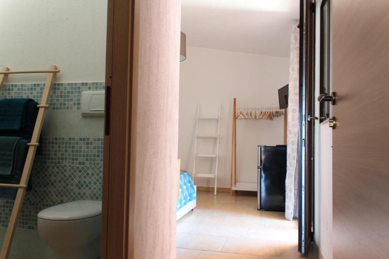 Acquachiara Rooms Villasimius Eksteriør billede